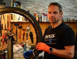 Včera jsme fotili obchod s dílnou. Vyberu ty nejlepší a hned je zveřejním.